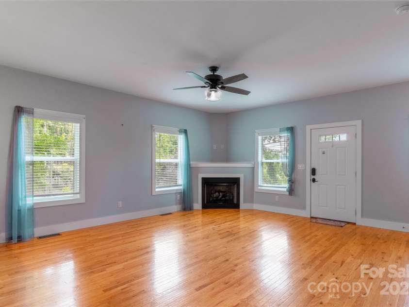 5 Koenig Way, Asheville, NC 28804.  MLS# CAR4280267, YatesRealty ID 3068. 