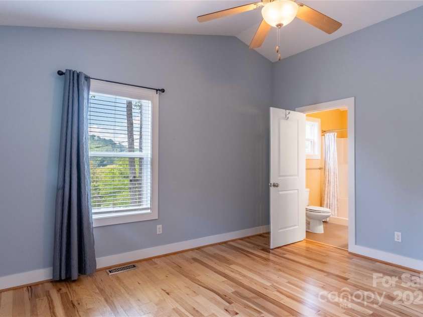 5 Koenig Way, Asheville, NC 28804.  MLS# CAR4280267, YatesRealty ID 3068. Primary bedroom