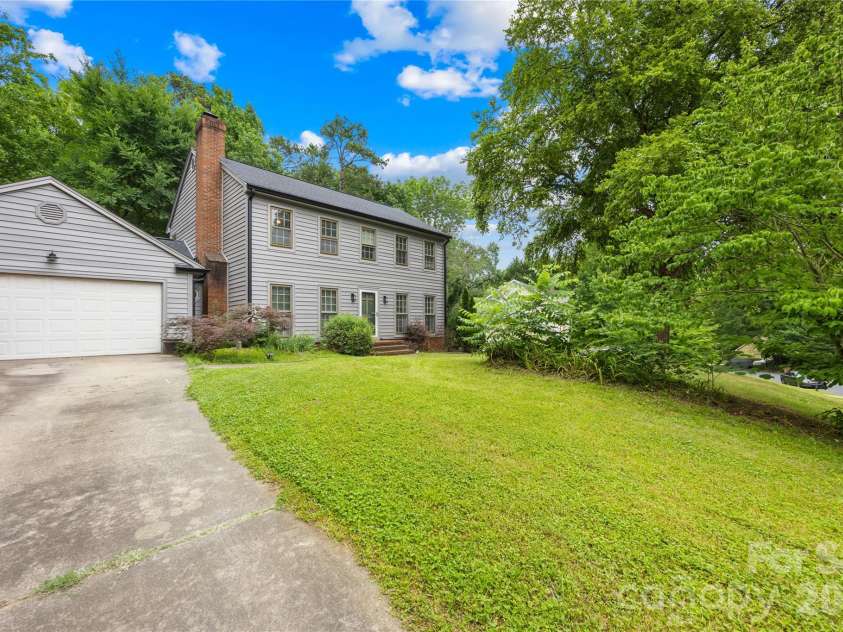 8349 Norcroft Drive, Charlotte, NC 28269.  MLS# CAR4393082, YatesRealty ID 30680. 
