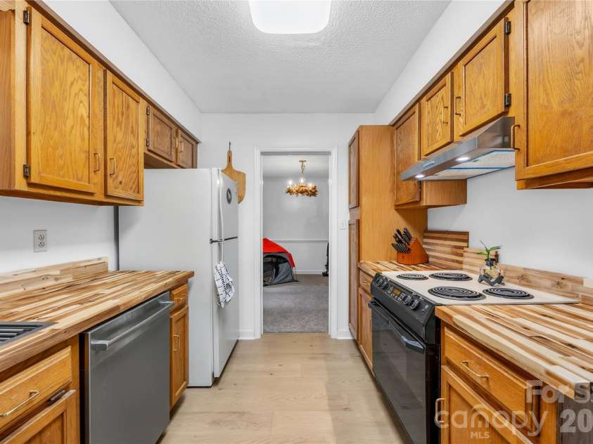 8349 Norcroft Drive, Charlotte, NC 28269.  MLS# CAR4393082, YatesRealty ID 30680. 