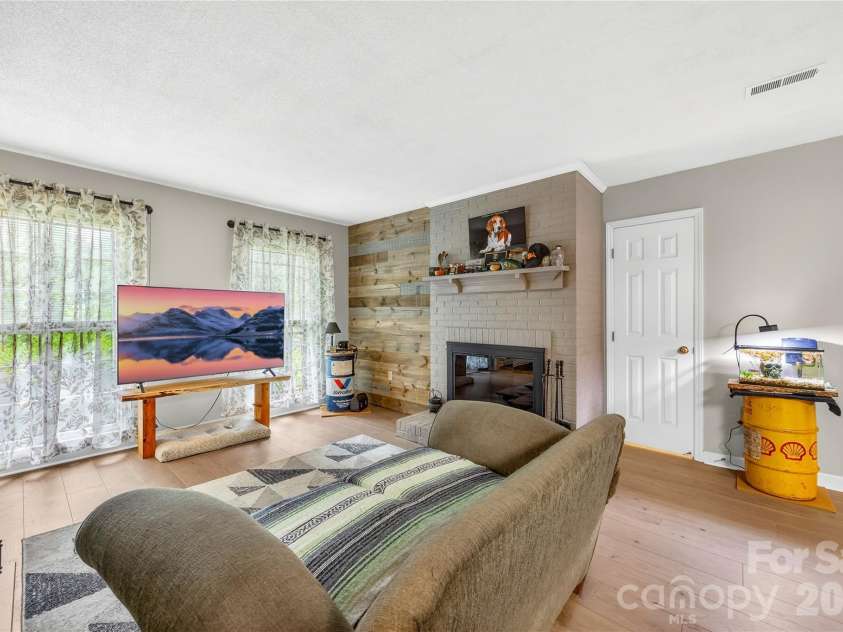 8349 Norcroft Drive, Charlotte, NC 28269.  MLS# CAR4393082, YatesRealty ID 30680. 
