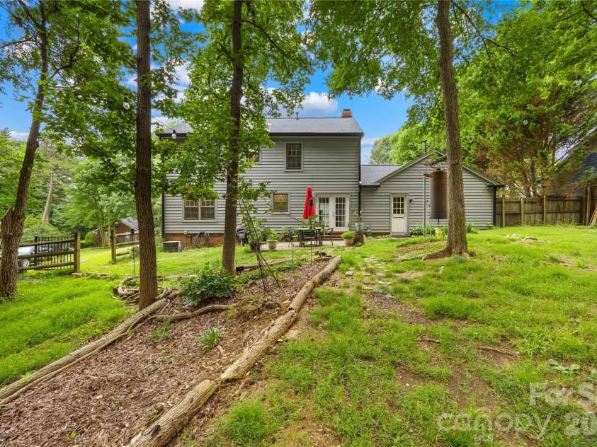8349 Norcroft Drive, Charlotte, NC 28269.  MLS# CAR4393082, YatesRealty ID 30680. 