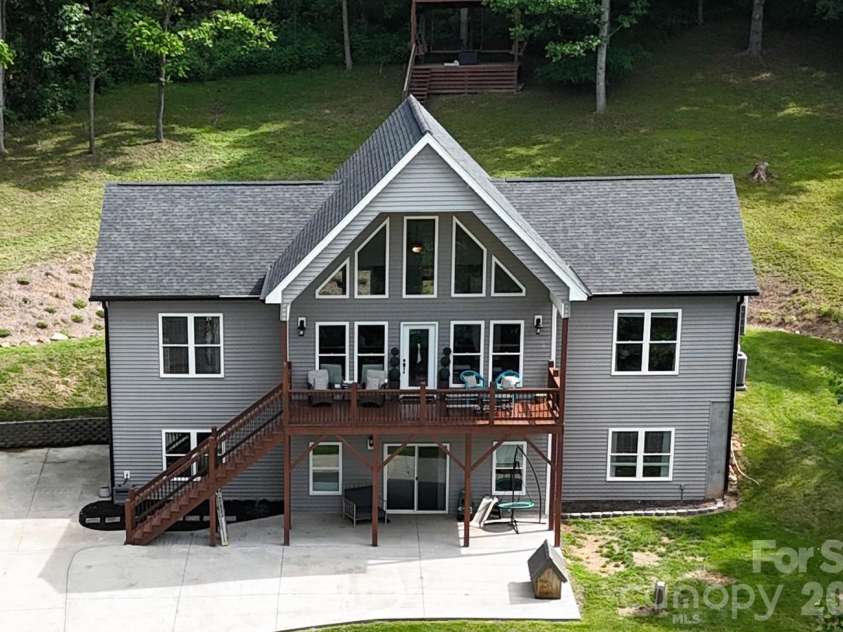 300 Green Meadow Lane, Mars Hill, NC 28754.  MLS# CAR4390435, YatesRealty ID 30681. 
