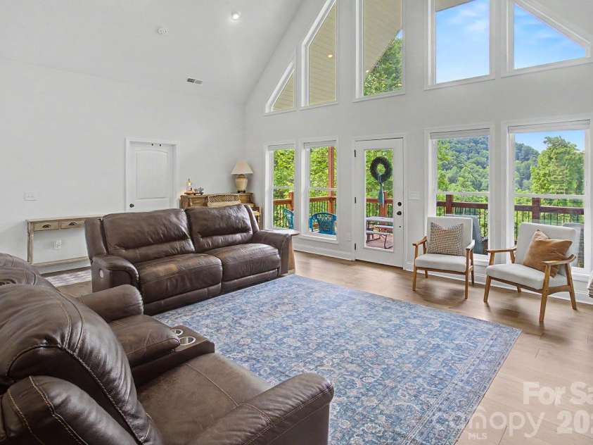 300 Green Meadow Lane, Mars Hill, NC 28754.  MLS# CAR4390435, YatesRealty ID 30681. 