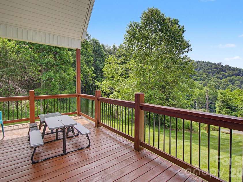 300 Green Meadow Lane, Mars Hill, NC 28754.  MLS# CAR4390435, YatesRealty ID 30681. 
