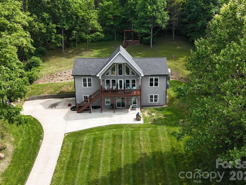 300 Green Meadow Lane, Mars Hill, NC 28754.  MLS# CAR4390435, YatesRealty ID 30681. 