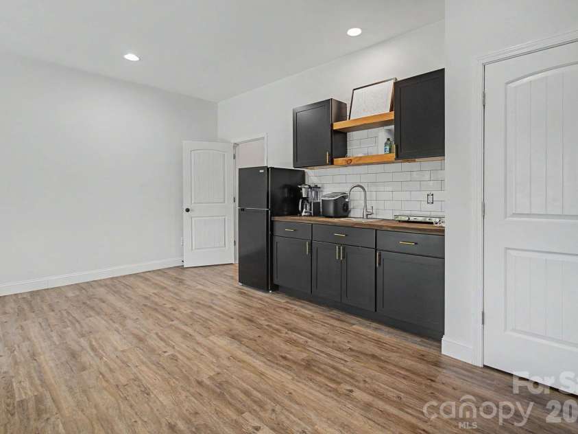 300 Green Meadow Lane, Mars Hill, NC 28754.  MLS# CAR4390435, YatesRealty ID 30681. 
