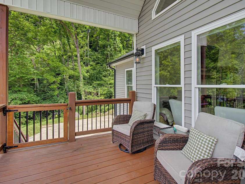 300 Green Meadow Lane, Mars Hill, NC 28754.  MLS# CAR4390435, YatesRealty ID 30681. 