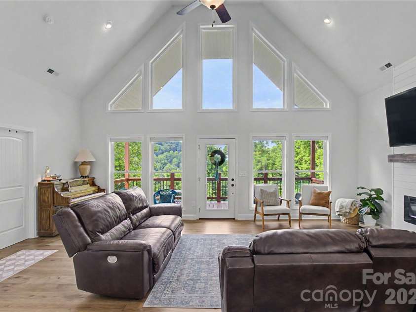 300 Green Meadow Lane, Mars Hill, NC 28754.  MLS# CAR4390435, YatesRealty ID 30681. 