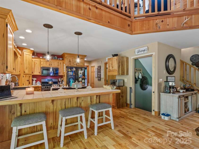 80 Ferguson Lane, Bakersville, NC 28705.  MLS# CAR4305424, YatesRealty ID 30683. 