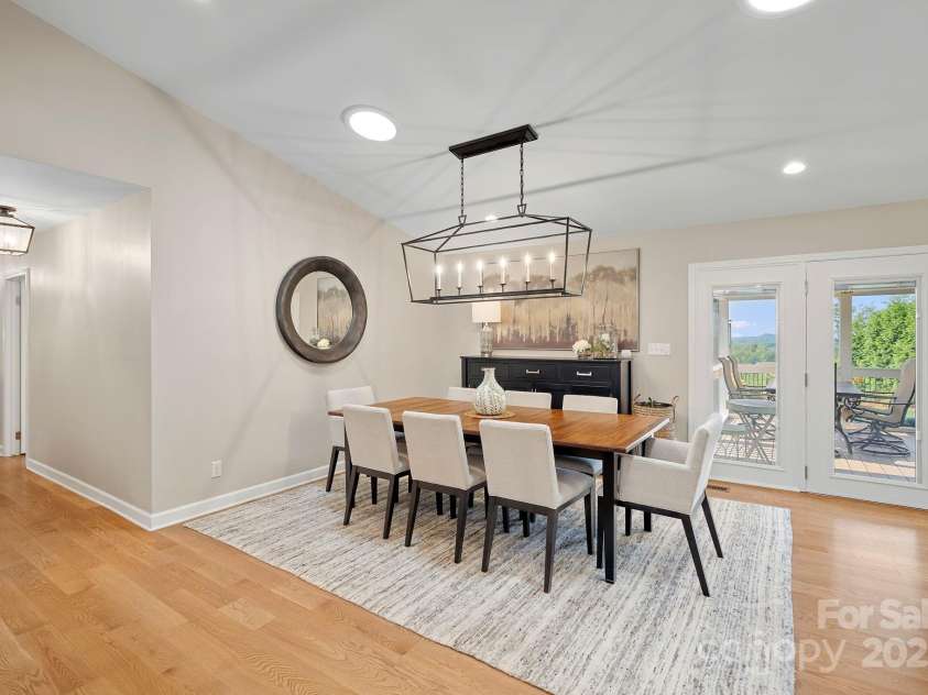 10 Audubon Drive, Asheville, NC 28804.  MLS# CAR4284445, YatesRealty ID 30684. 