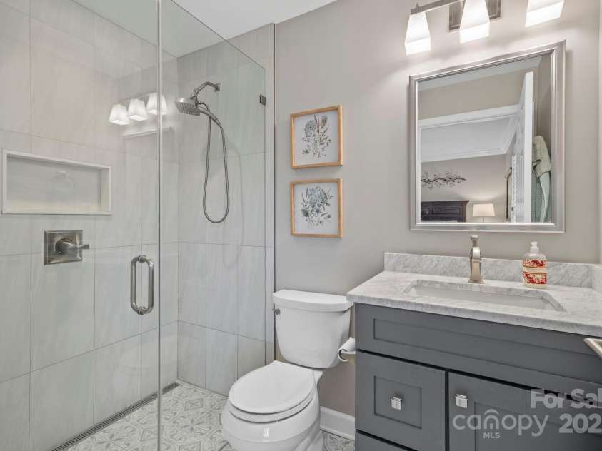 10 Audubon Drive, Asheville, NC 28804.  MLS# CAR4284445, YatesRealty ID 30684. 