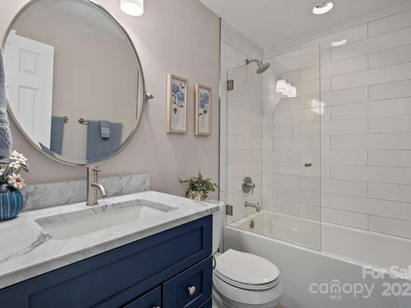 10 Audubon Drive, Asheville, NC 28804.  MLS# CAR4284445, YatesRealty ID 30684. 