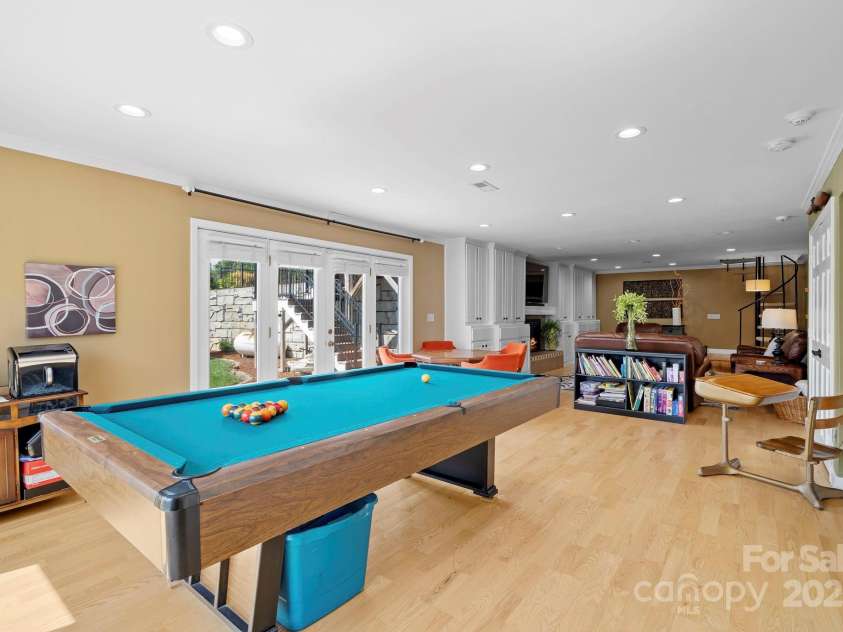 10 Audubon Drive, Asheville, NC 28804.  MLS# CAR4284445, YatesRealty ID 30684. 