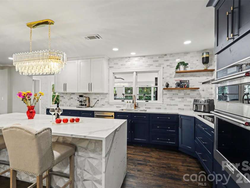 2814 winding oak Drive, Charlotte, NC 28270.  MLS# CAR4392572, YatesRealty ID 30684. 