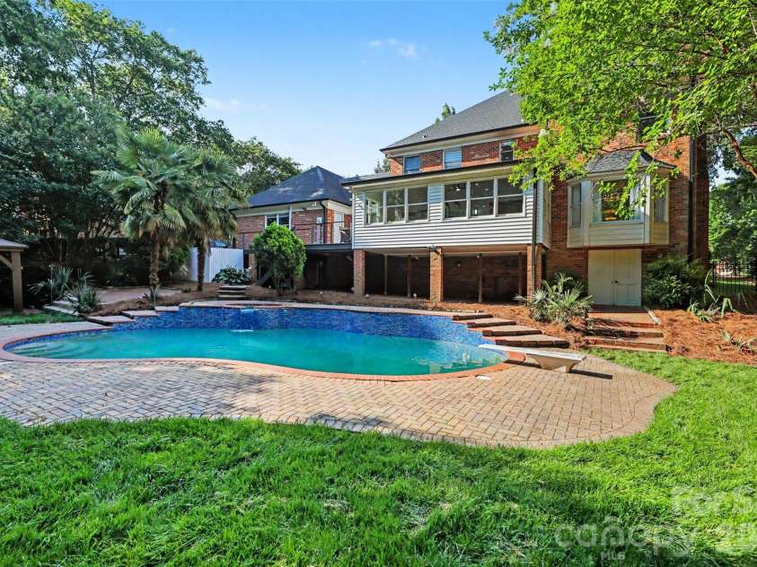 2814 winding oak Drive, Charlotte, NC 28270.  MLS# CAR4392572, YatesRealty ID 30684. 
