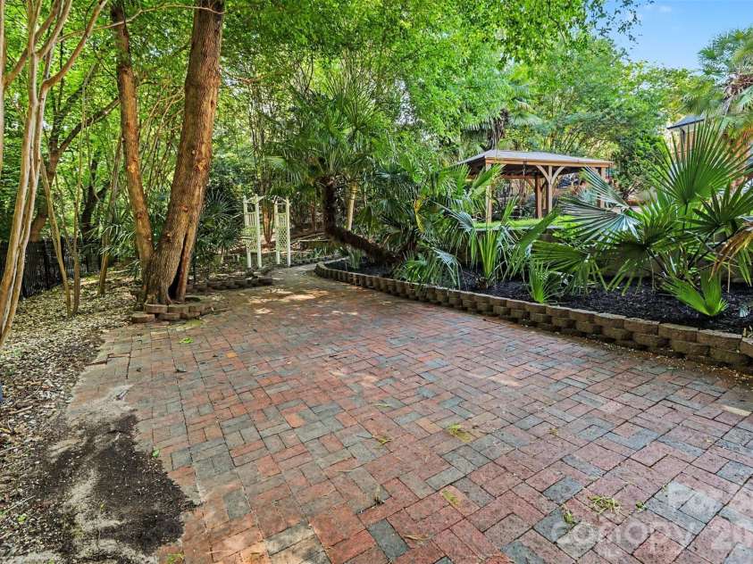 2814 winding oak Drive, Charlotte, NC 28270.  MLS# CAR4392572, YatesRealty ID 30684. 