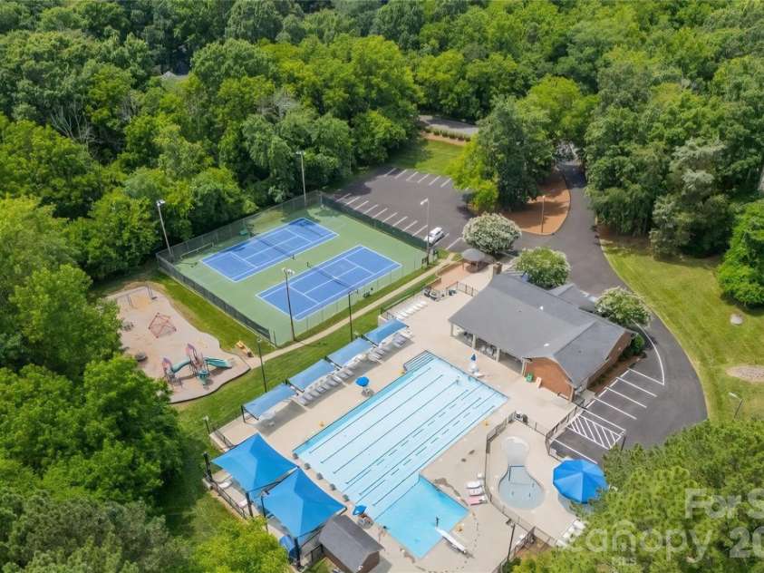 2814 winding oak Drive, Charlotte, NC 28270.  MLS# CAR4392572, YatesRealty ID 30684. 