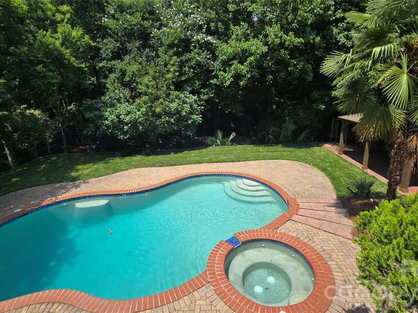 2814 winding oak Drive, Charlotte, NC 28270.  MLS# CAR4392572, YatesRealty ID 30684. 