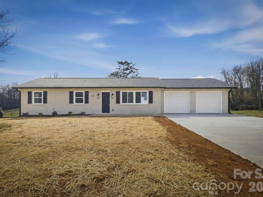 2621 Fairwood Drive, Hudson, NC 28638.  MLS# CAR4354937, YatesRealty ID 30686. Front