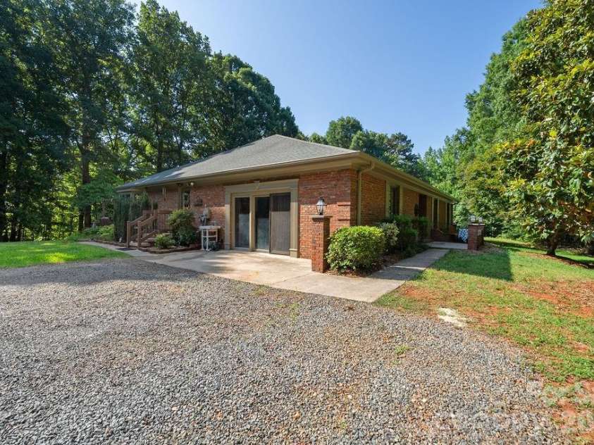 8418 Pine Hill Road, Mint Hill, NC 28227.  MLS# CAR4392201, YatesRealty ID 30687. 