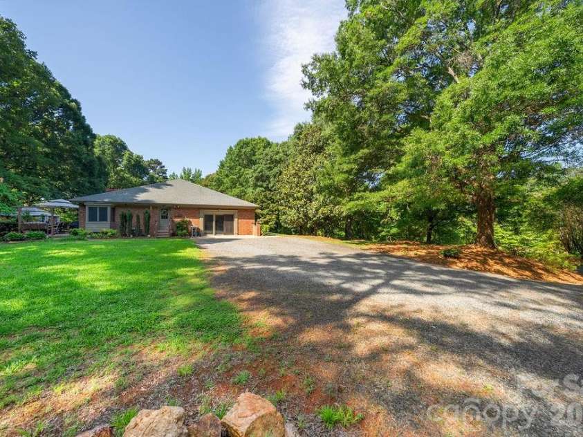 8418 Pine Hill Road, Mint Hill, NC 28227.  MLS# CAR4392201, YatesRealty ID 30687. 