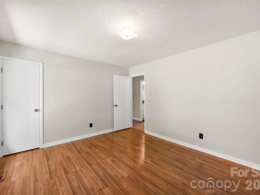 2410 Sandlewood Drive, Gastonia, NC 28054.  MLS# CAR4391003, YatesRealty ID 30688. 