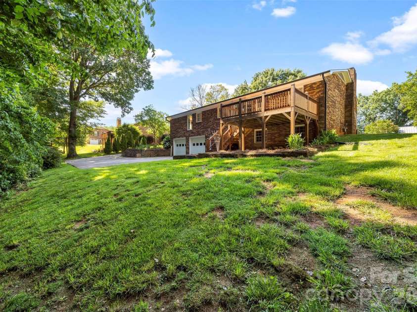 2410 Sandlewood Drive, Gastonia, NC 28054.  MLS# CAR4391003, YatesRealty ID 30688. 