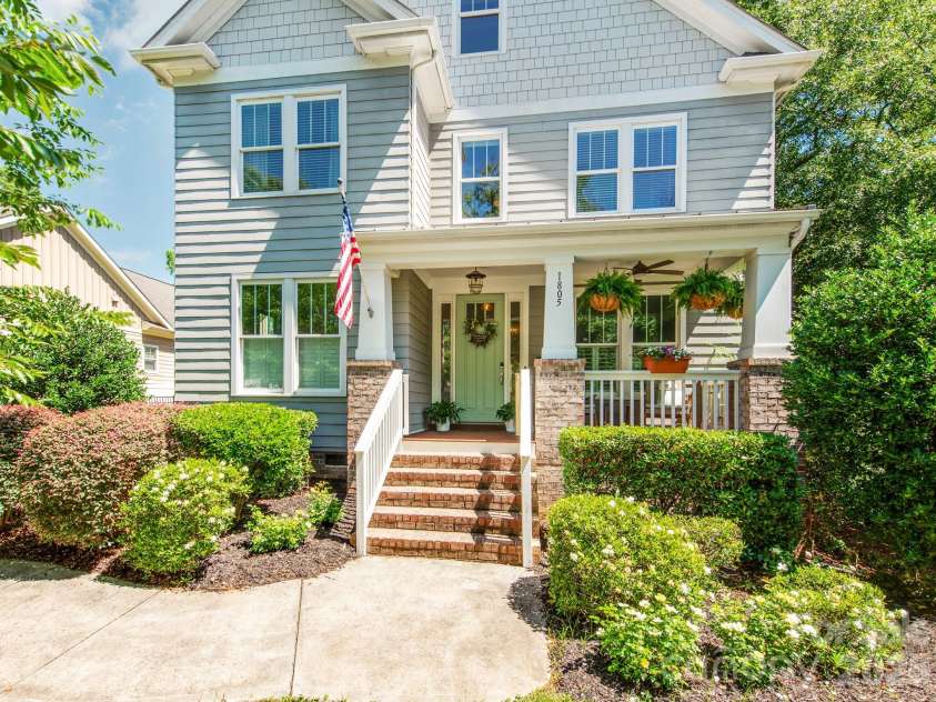 1805 Mecklenburg Avenue, Charlotte, NC 28205.  MLS# CAR4388101, YatesRealty ID 30689. 