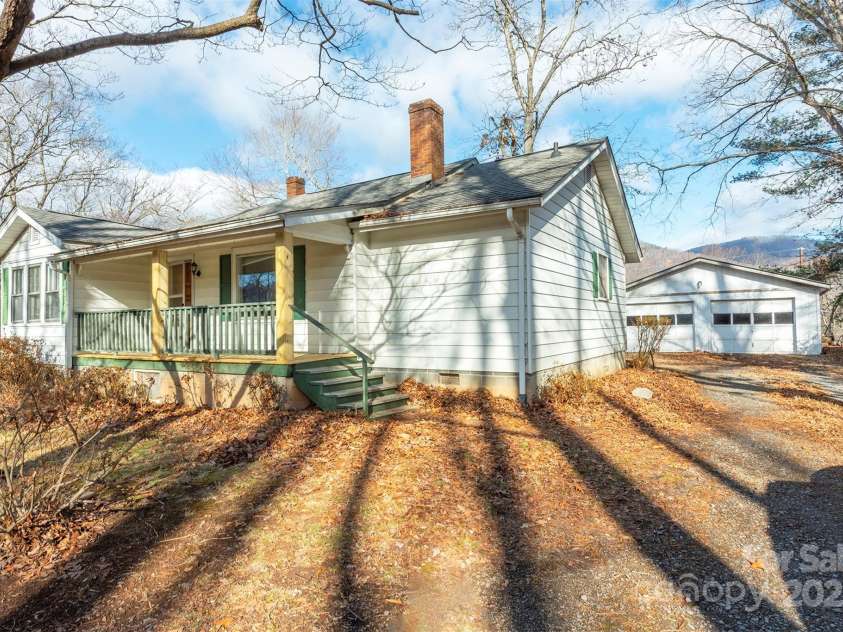 332 & 333 Richmond Avenue, Swannanoa, NC 28778.  MLS# CAR4329559, YatesRealty ID 3069. 
