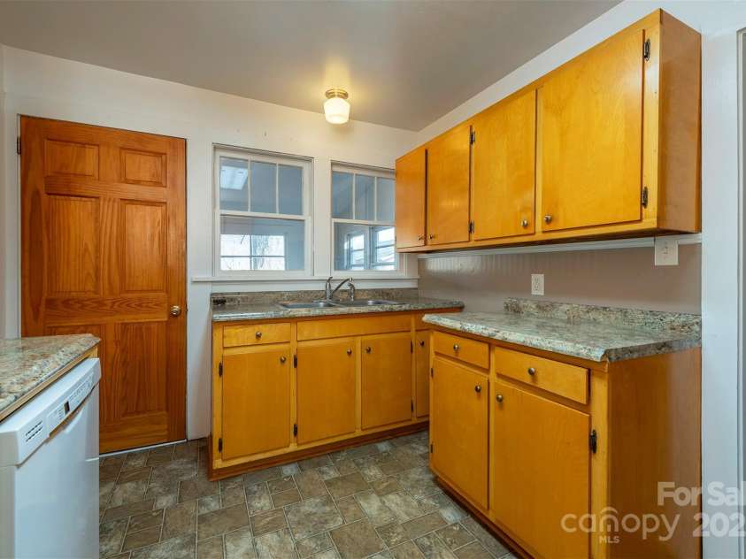 332 & 333 Richmond Avenue, Swannanoa, NC 28778.  MLS# CAR4329559, YatesRealty ID 3069. 