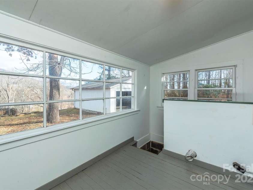 332 & 333 Richmond Avenue, Swannanoa, NC 28778.  MLS# CAR4329559, YatesRealty ID 3069. 