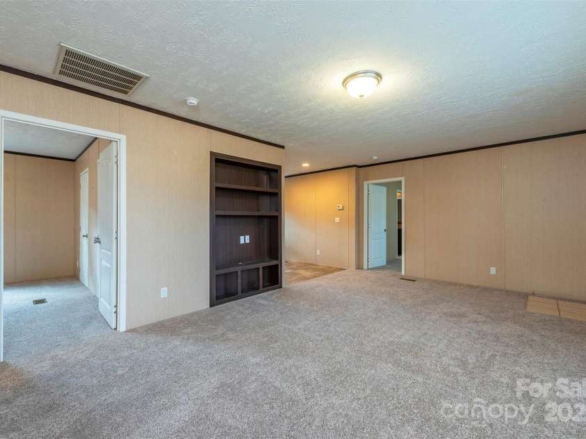 332 & 333 Richmond Avenue, Swannanoa, NC 28778.  MLS# CAR4329559, YatesRealty ID 3069. 