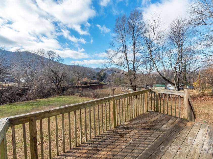 332 & 333 Richmond Avenue, Swannanoa, NC 28778.  MLS# CAR4329559, YatesRealty ID 3069. 