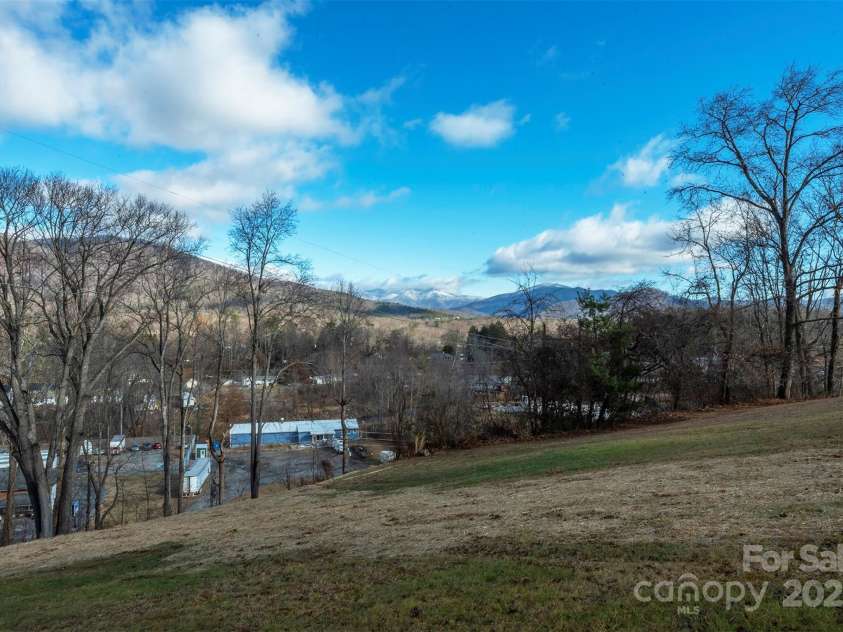 332 & 333 Richmond Avenue, Swannanoa, NC 28778.  MLS# CAR4329559, YatesRealty ID 3069. 