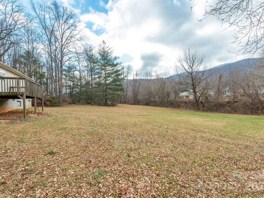 332 & 333 Richmond Avenue, Swannanoa, NC 28778.  MLS# CAR4329559, YatesRealty ID 3069. 