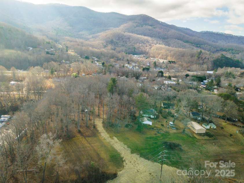 332 & 333 Richmond Avenue, Swannanoa, NC 28778.  MLS# CAR4329559, YatesRealty ID 3069. 