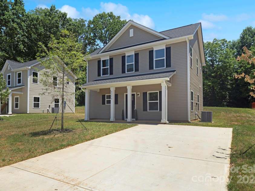 6316 Linda Vista Lane, Charlotte, NC 28216.  MLS# CAR4204749, YatesRealty ID 3069. Representation