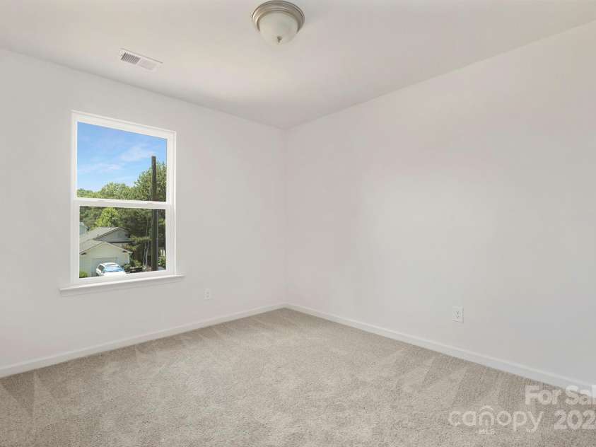 6316 Linda Vista Lane, Charlotte, NC 28216.  MLS# CAR4204749, YatesRealty ID 3069. Representation