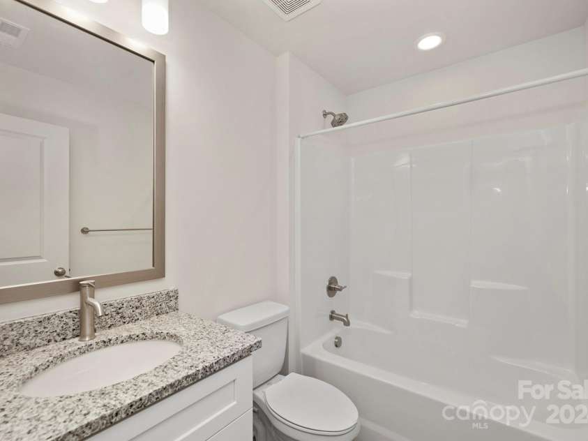 6316 Linda Vista Lane, Charlotte, NC 28216.  MLS# CAR4204749, YatesRealty ID 3069. Representation