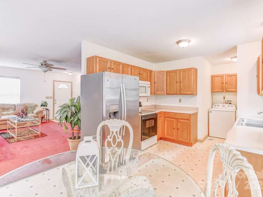 233 Forest Bend Drive, Horse Shoe, NC 28742.  MLS# CAR4287053, YatesRealty ID 30690. 