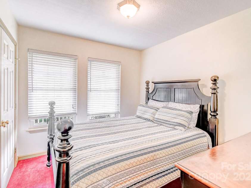 233 Forest Bend Drive, Horse Shoe, NC 28742.  MLS# CAR4287053, YatesRealty ID 30690. 