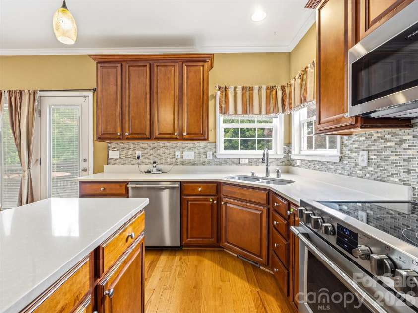 6 Dansford Lane, Arden, NC 28704.  MLS# CAR4392171, YatesRealty ID 30691. 