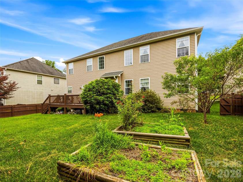 6 Dansford Lane, Arden, NC 28704.  MLS# CAR4392171, YatesRealty ID 30691. 