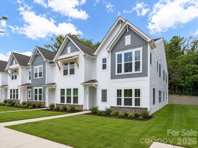 6573 Fire Lily Lane, Charlotte, NC 28216.  MLS# CAR4385669, YatesRealty ID 30692. 