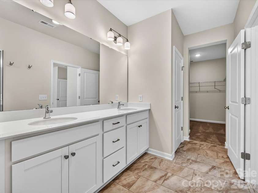 6573 Fire Lily Lane, Charlotte, NC 28216.  MLS# CAR4385669, YatesRealty ID 30692. 