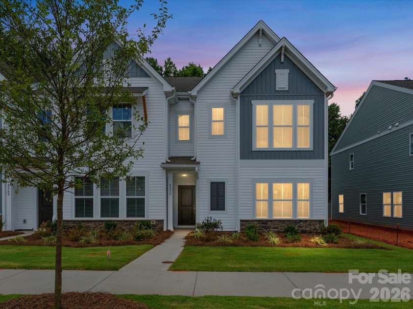 6573 Fire Lily Lane, Charlotte, NC 28216.  MLS# CAR4385669, YatesRealty ID 30692. 