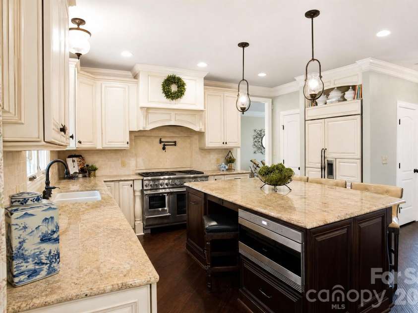 880 Hickory Stick Drive, Fort Mill, SC 29715.  MLS# CAR4379413, YatesRealty ID 30693. 