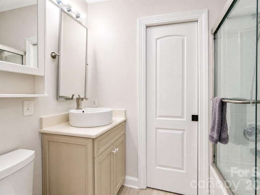 880 Hickory Stick Drive, Fort Mill, SC 29715.  MLS# CAR4379413, YatesRealty ID 30693. 