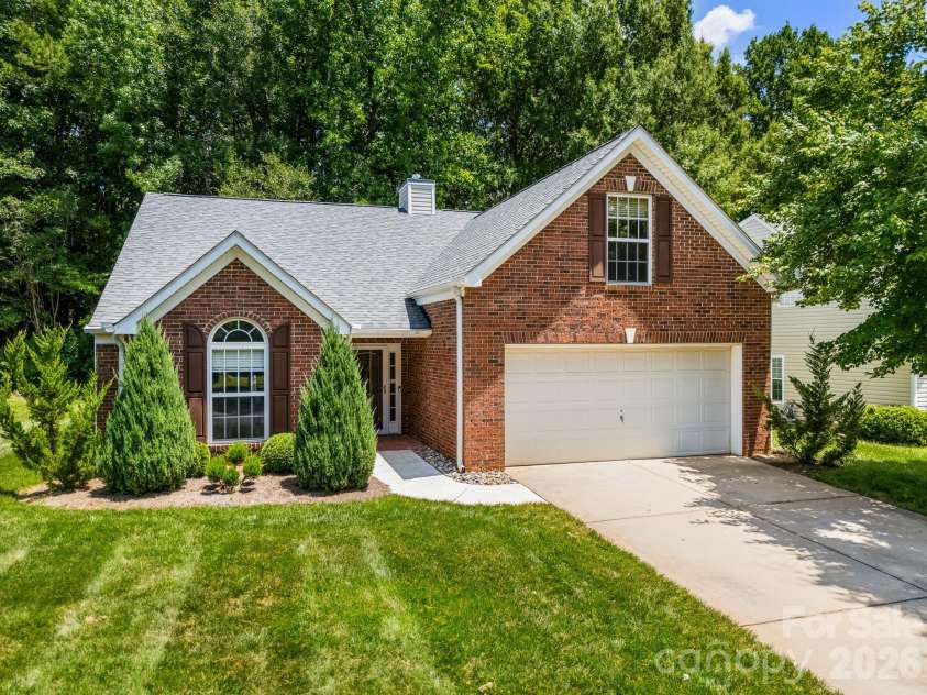 1437 Deer Forest Drive, Fort Mill, SC 29707.  MLS# CAR4385819, YatesRealty ID 30694. 2 Car Garage